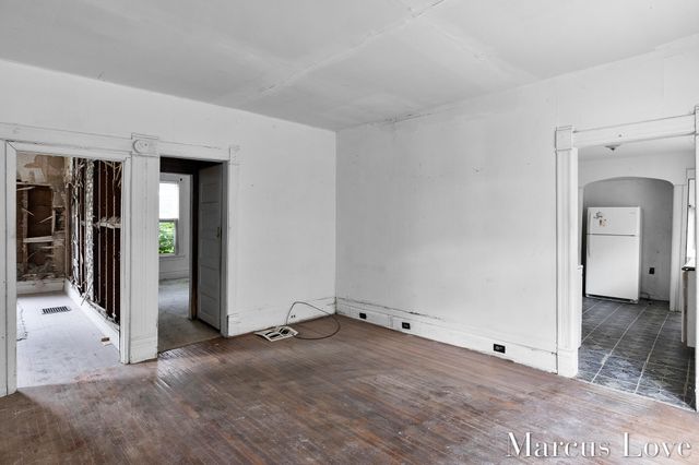 233 Hollister Avenue Se, City Of Grand Rapids, MI 49506