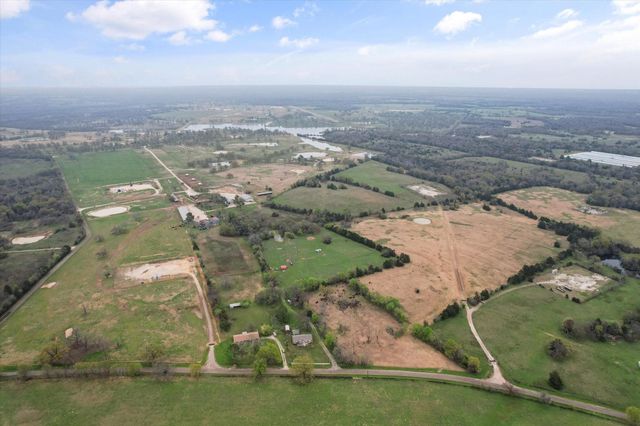 230 FCR 141, Streetman, TX 75859