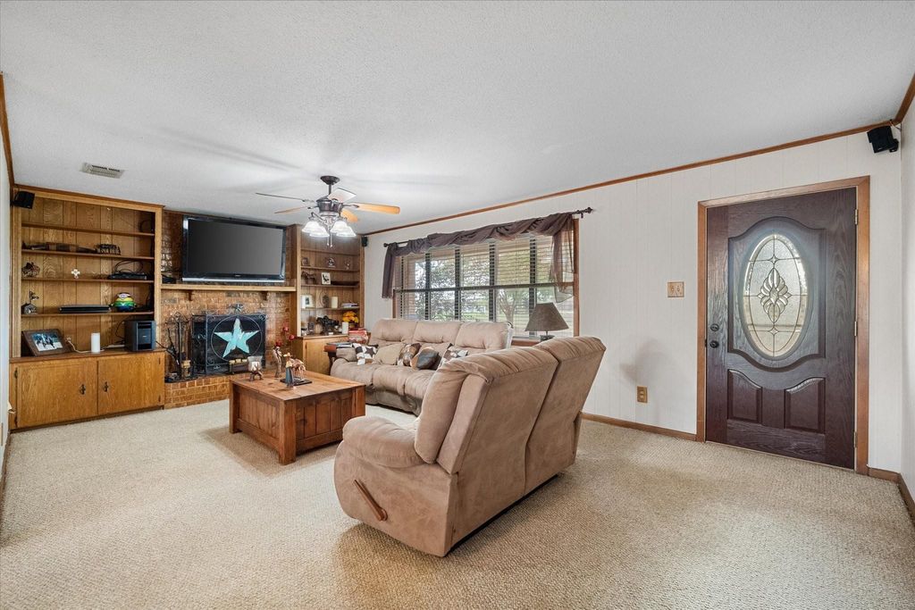 230 FCR 141, Streetman, TX 75859