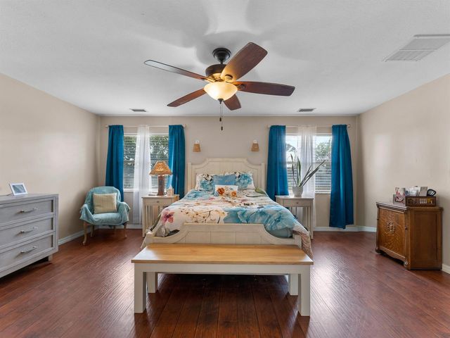 698 Fischer Drive, Sebastian, FL 32958