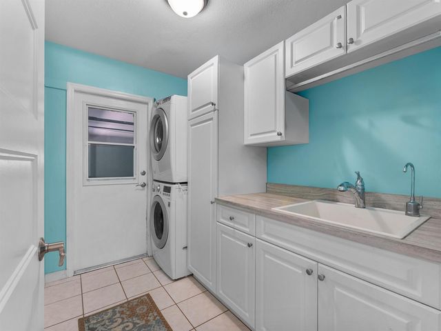 698 Fischer Drive, Sebastian, FL 32958