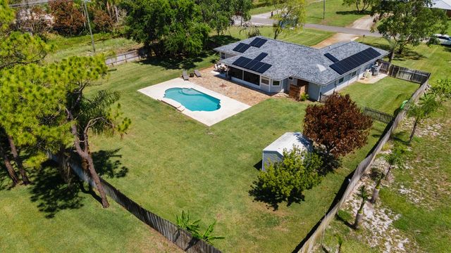 698 Fischer Drive, Sebastian, FL 32958
