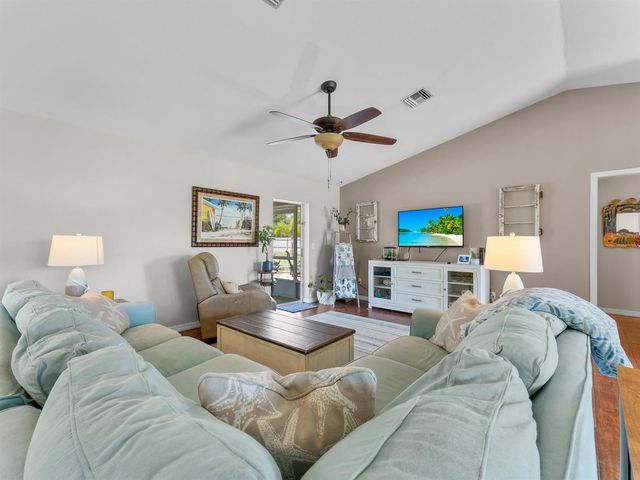 698 Fischer Drive, Sebastian, FL 32958