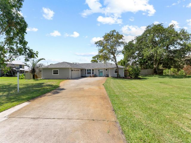 698 Fischer Drive, Sebastian, FL 32958
