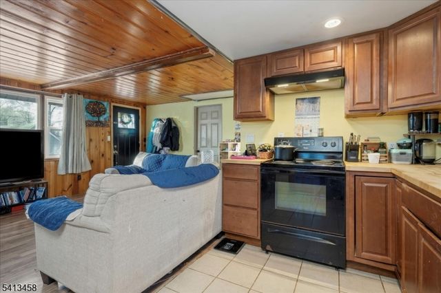 407 Diggles Pl, Vernon Twp., NJ 07422
