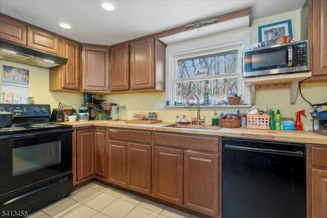 407 Diggles Pl, Vernon Twp., NJ 07422