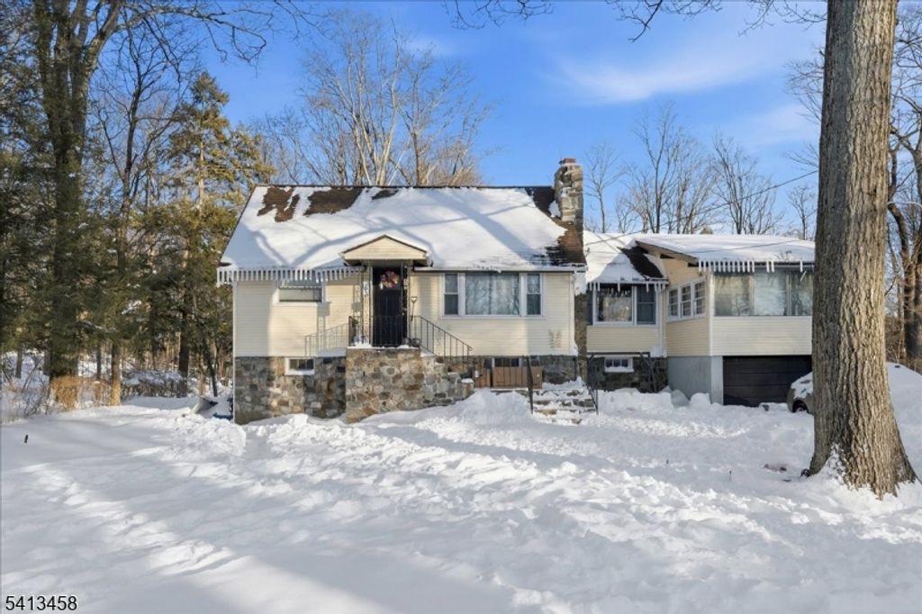 407 Diggles Pl, Vernon Twp., NJ 07422 — photo 2