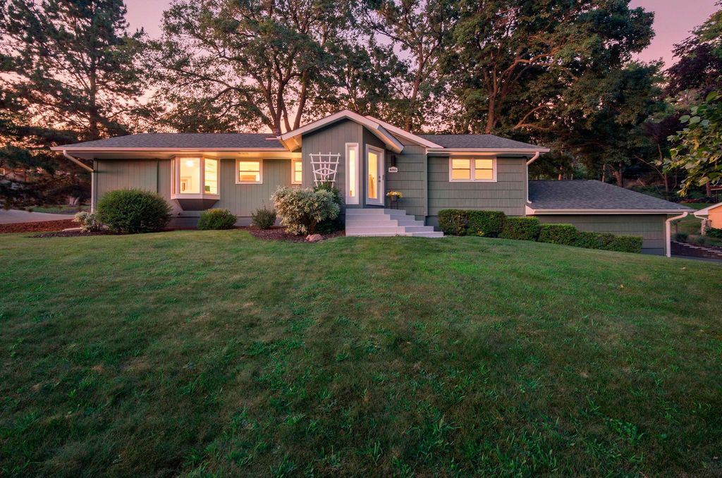 16409 Norwood Lane, Minnetonka, MN 55345