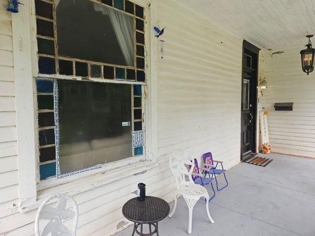 804 N Carr Avenue, Wynnewood, OK 73098