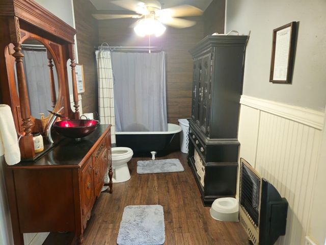 804 N Carr Avenue, Wynnewood, OK 73098