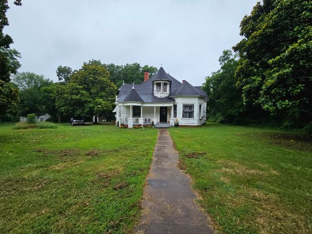 804 N Carr Avenue, Wynnewood, OK 73098
