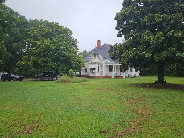 804 N Carr Avenue, Wynnewood, OK 73098