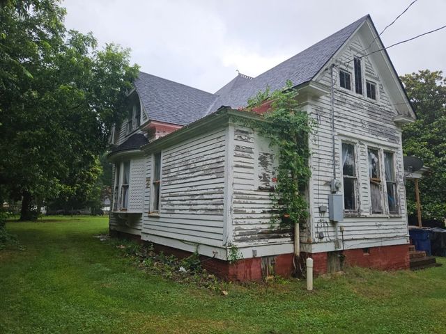 804 N Carr Avenue, Wynnewood, OK 73098