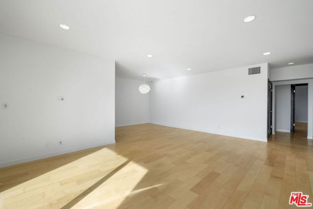 8550 Holloway Drive 405, West Hollywood, CA 90069