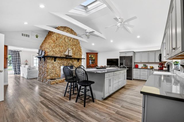 2842 SW 4th Street, Boynton Beach, FL 33435