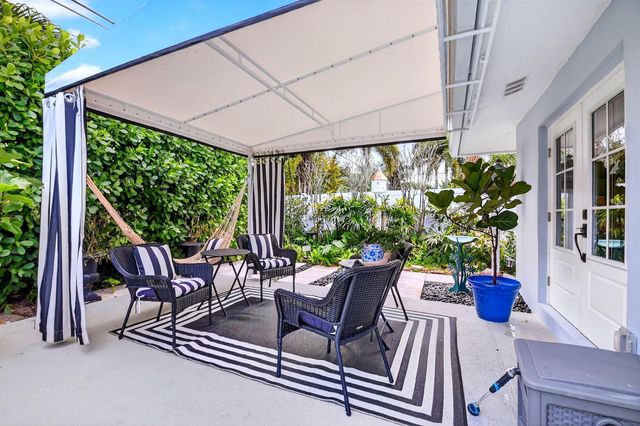 2842 SW 4th Street, Boynton Beach, FL 33435