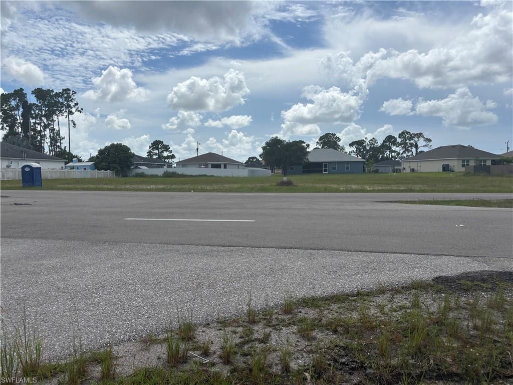 Image 2 of property listing at 3701 W Gator CIR, Cape Coral, FL 33909