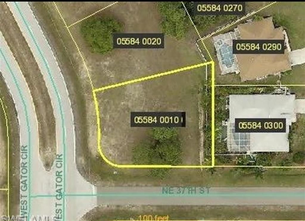 Image 3 of property listing at 3701 W Gator CIR, Cape Coral, FL 33909
