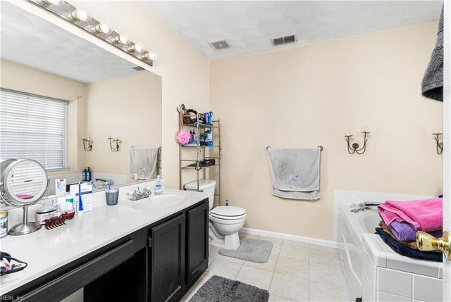 5473 Kiawah CT, Virginia Beach, VA 23462