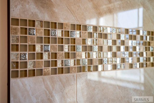 4631 Mountain Bend Drive, Ammon, ID 83406