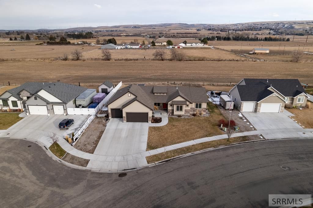 Image 4 of property listing at 4631 Mountain Bend Drive, Ammon, ID 83406