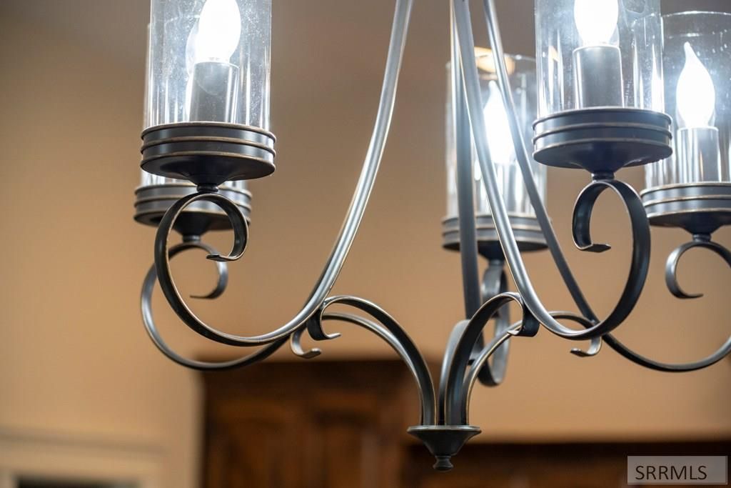 Image 40 of property listing at 4631 Mountain Bend Drive, Ammon, ID 83406