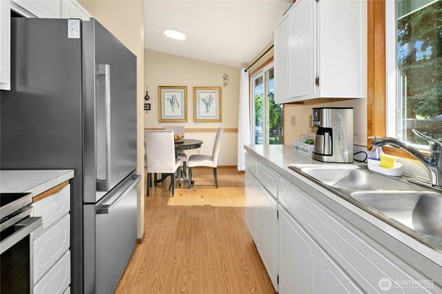 3128 Summit Boulevard, Oak Harbor, WA 98277