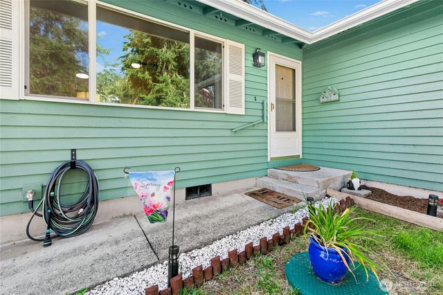 3128 Summit Boulevard, Oak Harbor, WA 98277