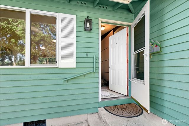 3128 Summit Boulevard, Oak Harbor, WA 98277