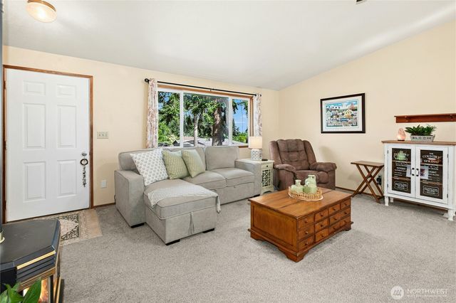 3128 Summit Boulevard, Oak Harbor, WA 98277