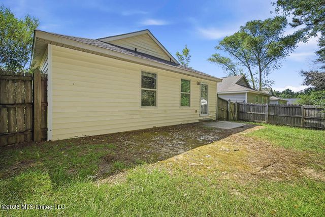 194 Hawthorne Drive, Hattiesburg, MS 39402