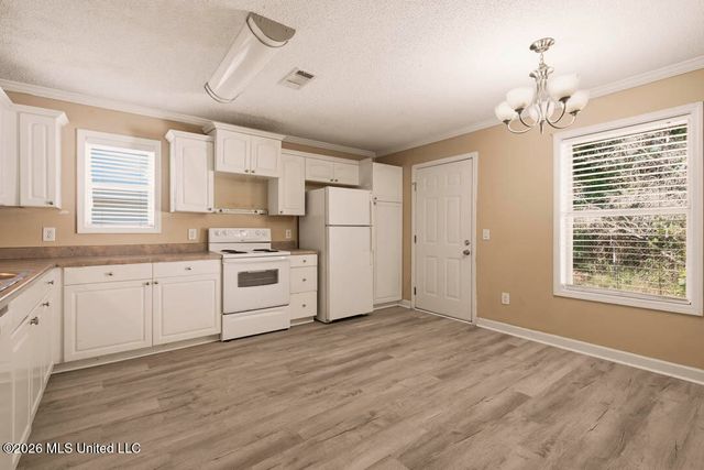 194 Hawthorne Drive, Hattiesburg, MS 39402