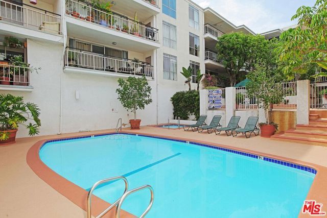 7270 Hillside Avenue 102, Los Angeles, CA 90046