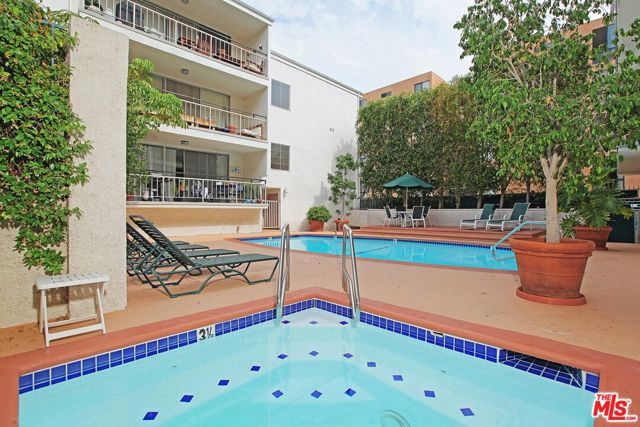 7270 Hillside Avenue 102, Los Angeles, CA 90046
