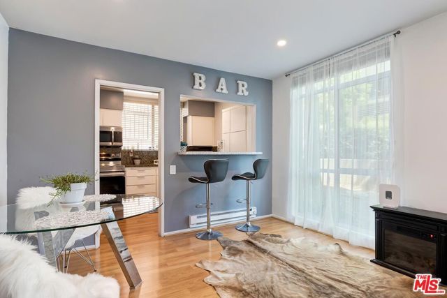 7270 Hillside Avenue 102, Los Angeles, CA 90046