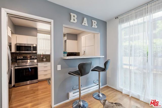 7270 Hillside Avenue 102, Los Angeles, CA 90046