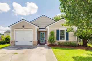 6 Spring Lake Circle, Savannah, GA 31407