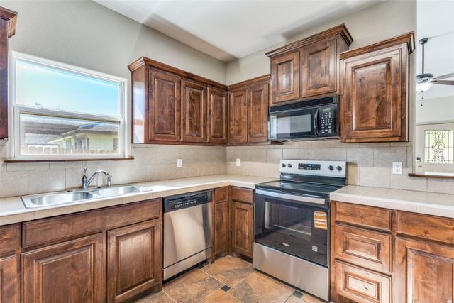 1732 Lawther Drive, River Oaks, TX 76114