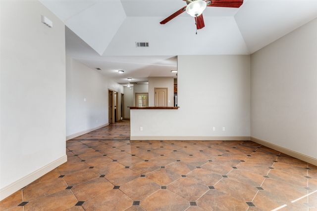 1732 Lawther Drive, River Oaks, TX 76114