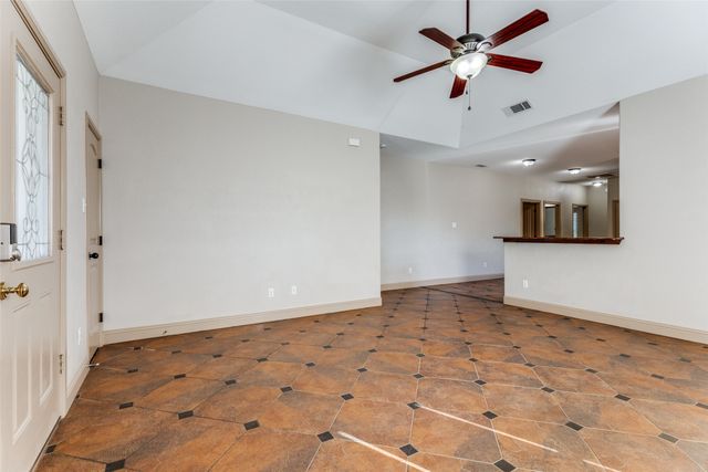 1732 Lawther Drive, River Oaks, TX 76114