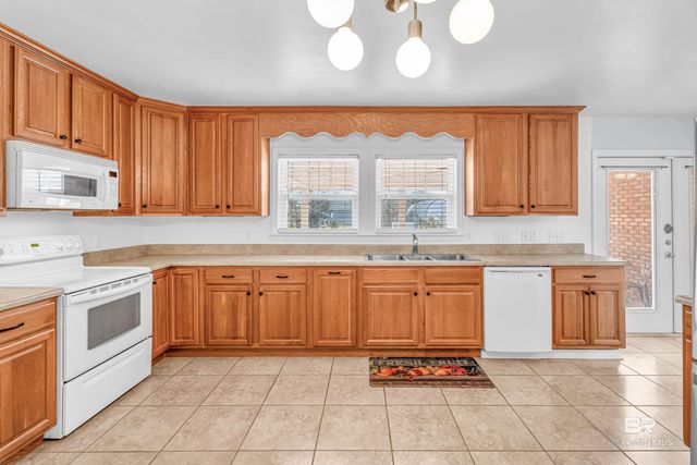 22095 8th Street, Silverhill, AL 36576