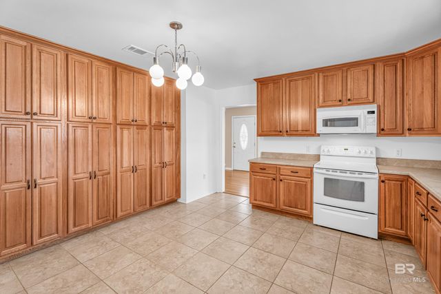 22095 8th Street, Silverhill, AL 36576