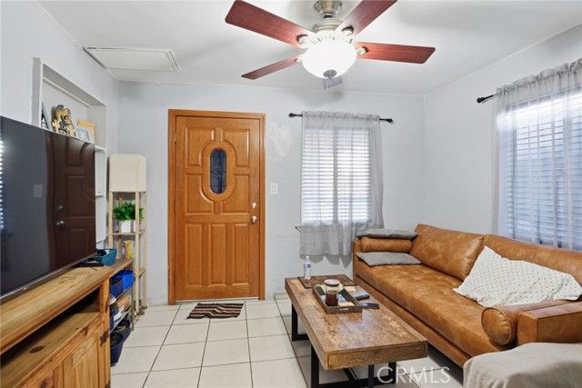 1038 Hollister St, San Fernando, CA 91340