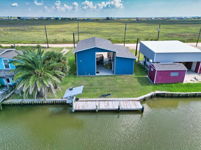 1838 Hall Avenue, Sargent, TX 77414