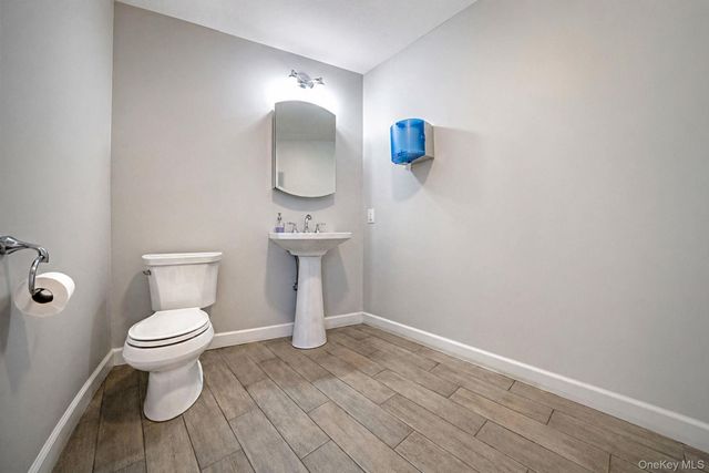 4 Rose Street 1-F1, Oceanside, NY 11572