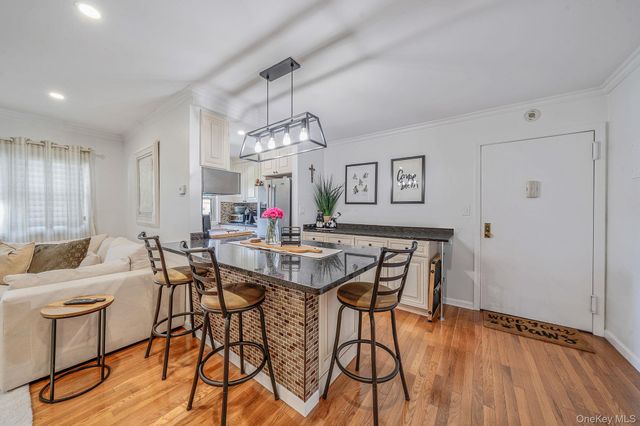 4 Rose Street 1-F1, Oceanside, NY 11572