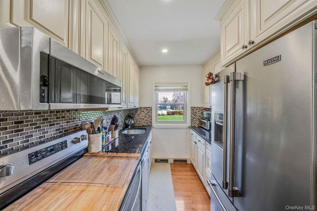 4 Rose Street 1-F1, Oceanside, NY 11572