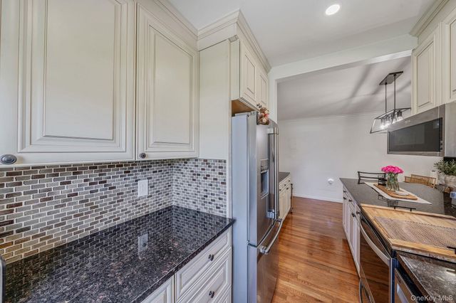 4 Rose Street 1-F1, Oceanside, NY 11572