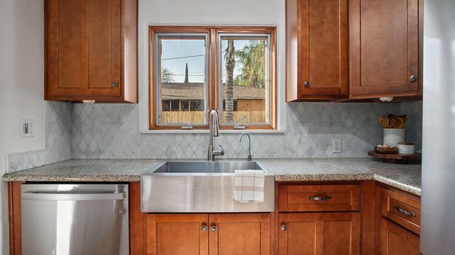 142 Carmelita Street, Porterville, CA 93257