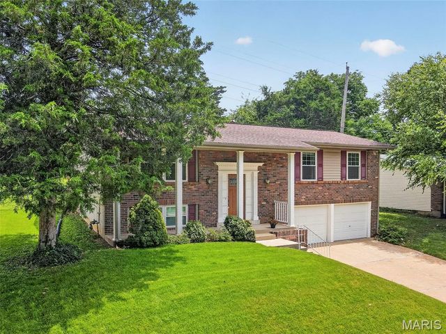 802 Sherwick Terrace, Manchester, MO 63021